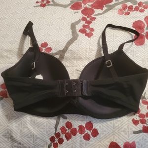 Gilly Hicks Intimates & Sleepwear - Gilly Hicks lightly lined bra 32D Gilly Hicks Intimates & Sleepwear - Gilly Hicks lightly lined bra 32D